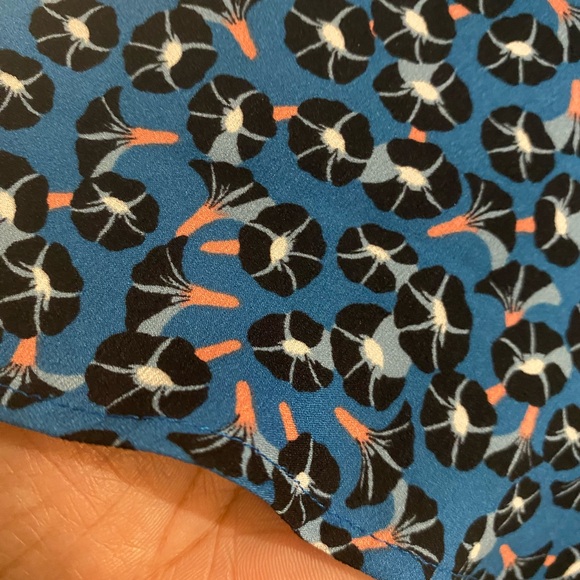 Ann Taylor Tulip Sleeve Printed Blouse - Picture 6 of 6